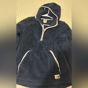The North Face women’s navy/Lilac Fleece Sweater